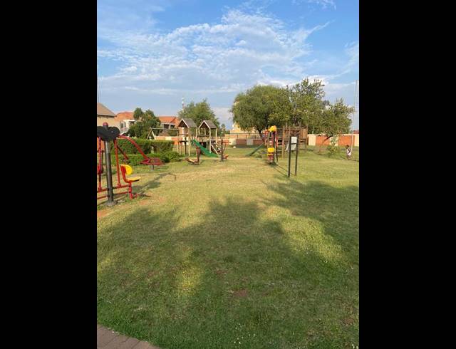 2 BEDROOM APARTMENT FOR SALE IN THE ORCHARDS